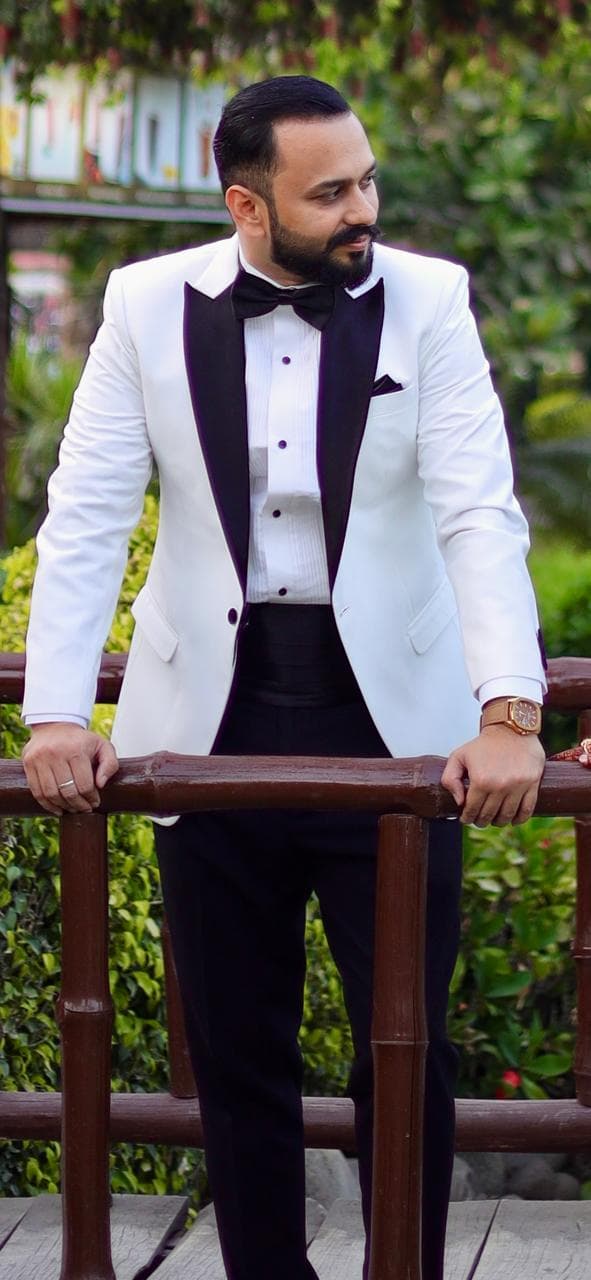 Groom 1