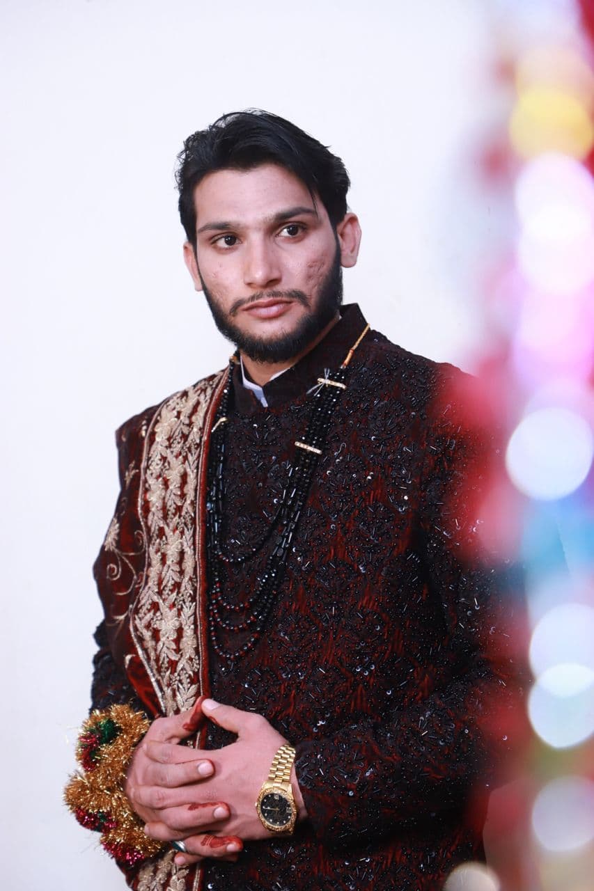 Groom 4