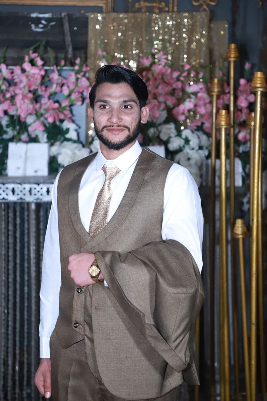 Groom 5